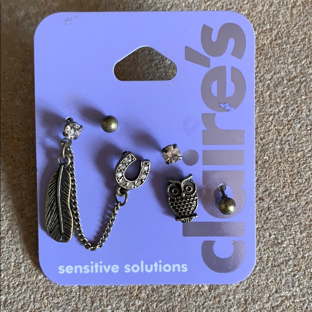 NWT Claire’s Earring Set